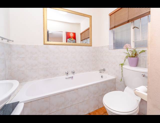 2 BEDROOM TOWNHOUSE FOR SALE IN ALLEN'S NEK